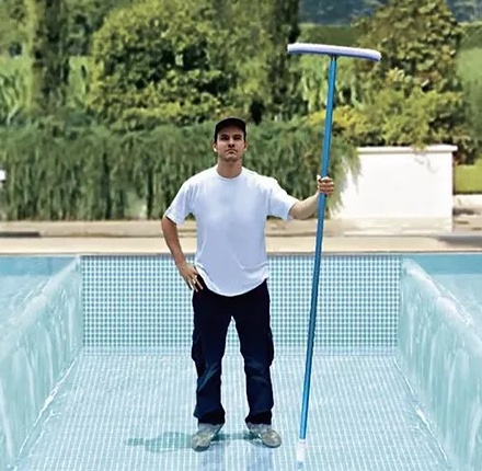Pulizia piscina e servizio di manutenzione ordinaria